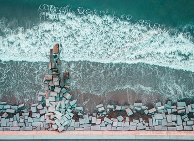 海滨石砖鸟瞰摄影